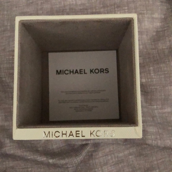 Gold Michael Kors watch - Picture 2 of 6